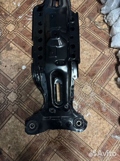 Подрамник задний Toyota Camry арт. 11738