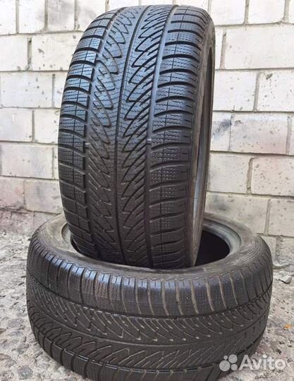 Goodyear UltraGrip 245/45 R17 99V