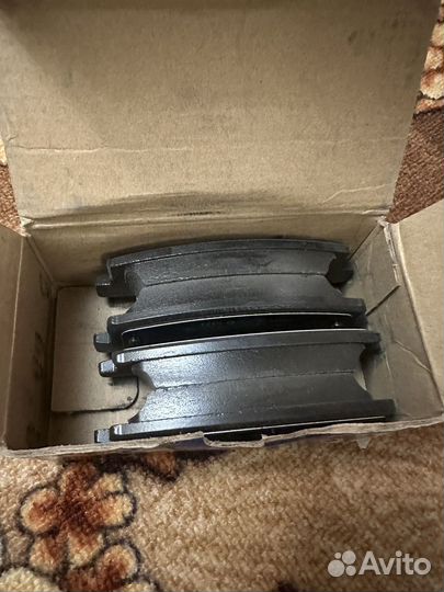 Продам тормозные колодки на hyundai sonata