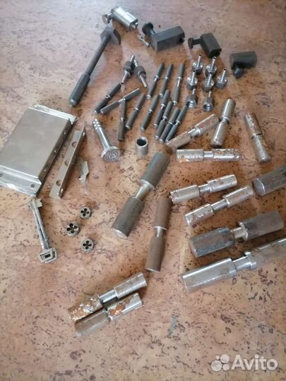 Продам замки и прочее