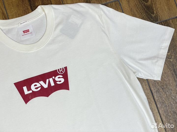 Футболка Levis