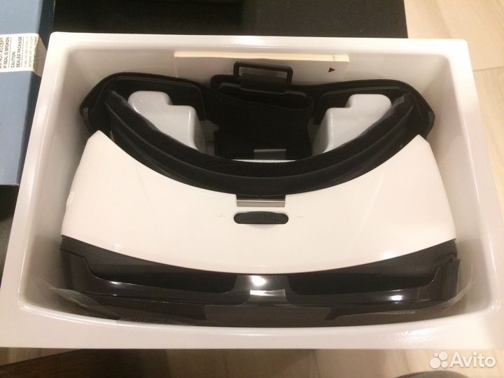 Продаю шлем samsung Gear VR