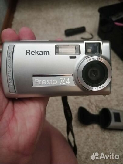 Компактный фотоаппарат