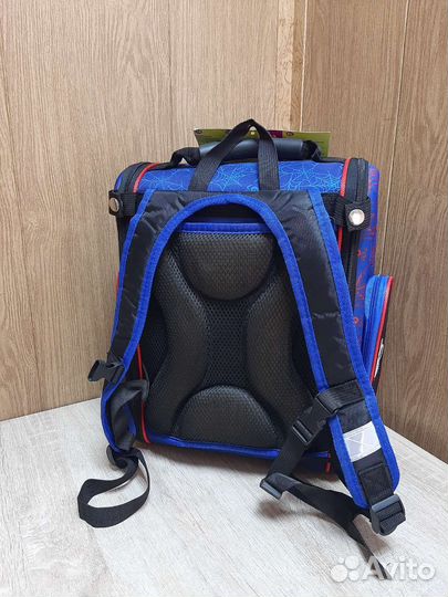 Рюкзак школьный