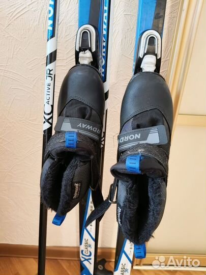 Лыжи беговые детские 140 с ботинками 35 размер