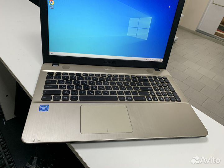 Ноутбук asus