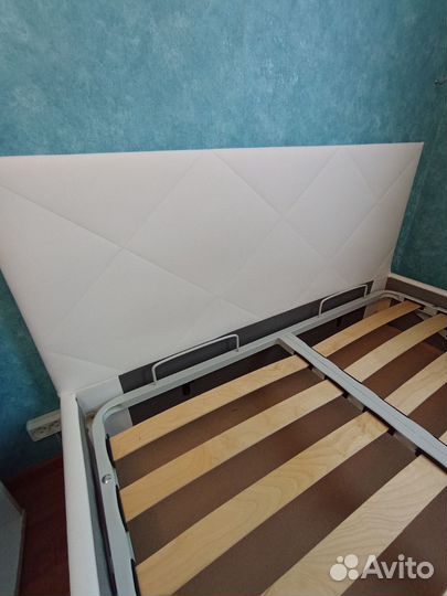 Кровать с матрасом 140 200