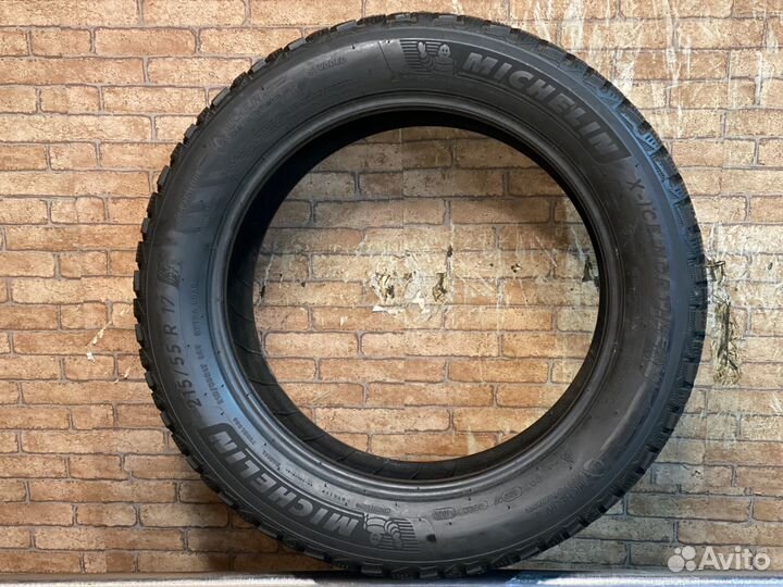 Michelin X-Ice North 4 215/55 R17