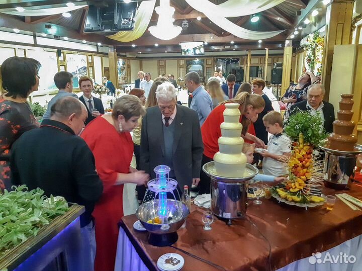 Шоколадный фонтан фееричное начало торжества