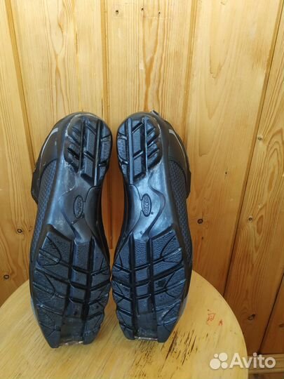 Лыжные ботинки 40р