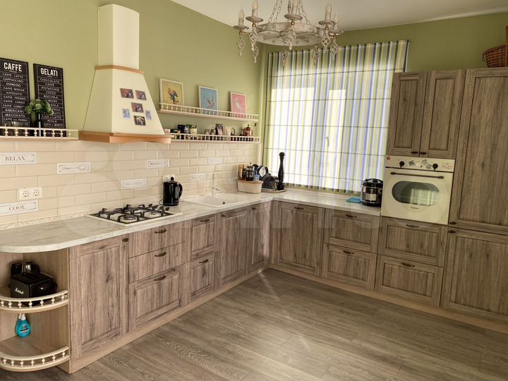 3-к. квартира, 92 м², 3/4 эт.