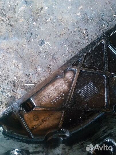 Крышка плиты двигателя верхняя Renault Volvo DXI