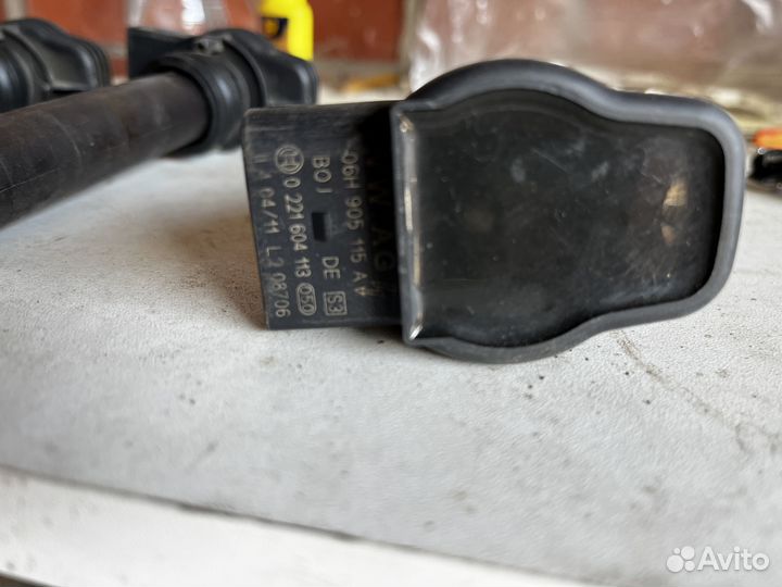 Катушка зажигания 06H905115A