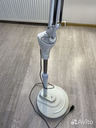 Лампа лупа для косметолога