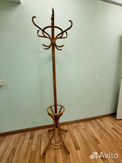 Вешалка напольная из массива дерева