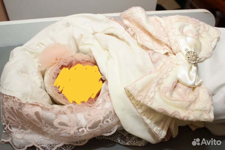 Комплект на выписку для девочки