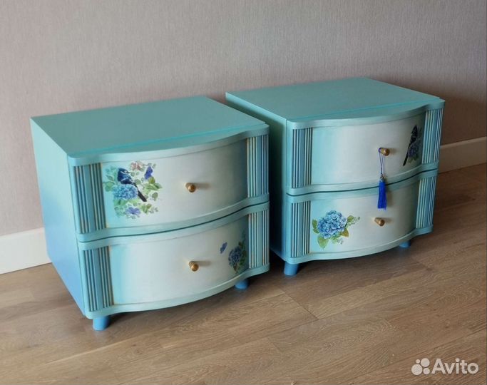 Тумбочка прикроватная