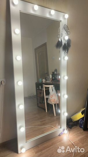 Зеркало с лампочками