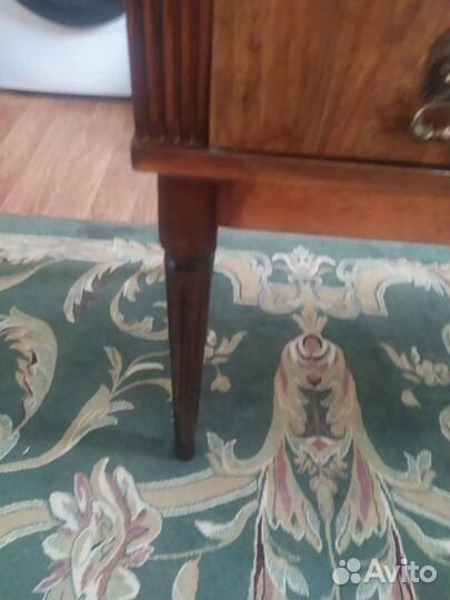 Будуарный стол с зеркалом псише