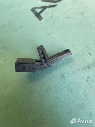 Датчик ABS правый Volkswagen Touareg 7L дорест