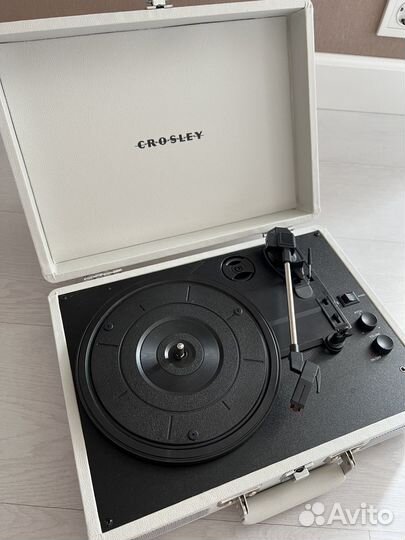 Виниловый проигрыватель Crosley Cruiser Deluxe
