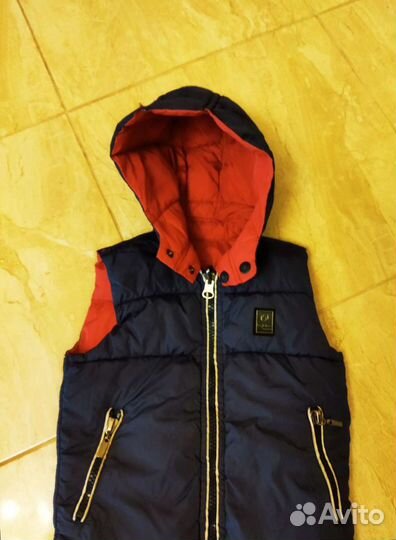 Двухсторонняя теплая безрукавка