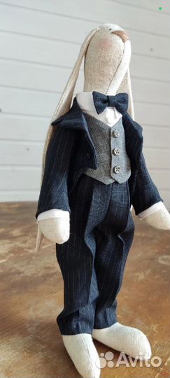 Заяц виолончелист