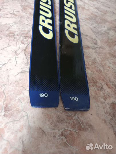 Лыжные ботинки, лыжи деревянные