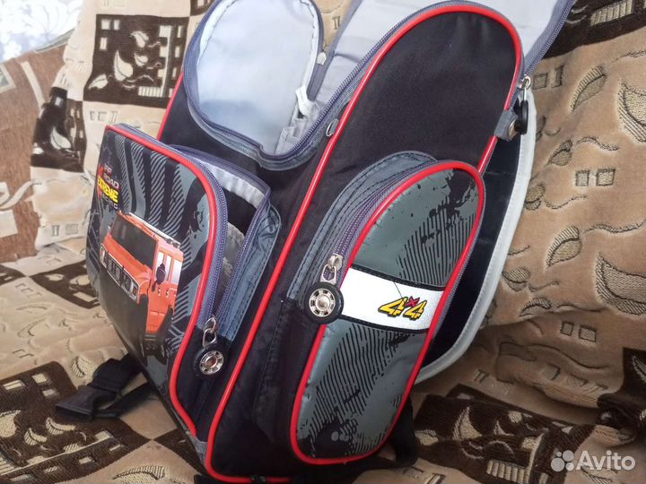 Школьный портфель (ранец) Hummingnird