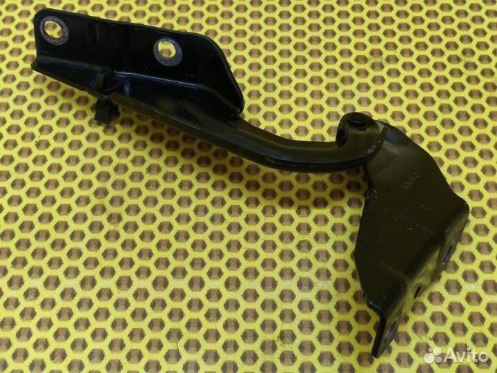 Петля капота правая Mitsubishi Outlander GF3W 4B12