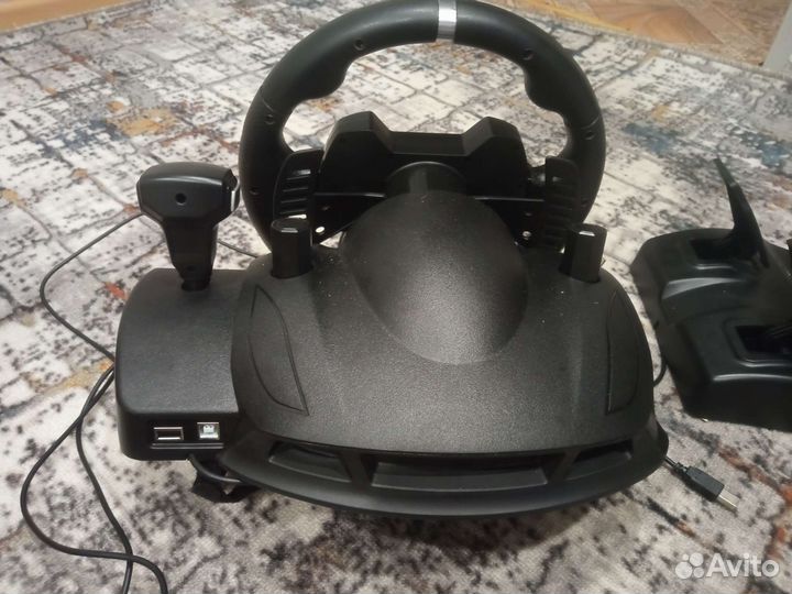 Игровой руль с педалями и коробкой передач