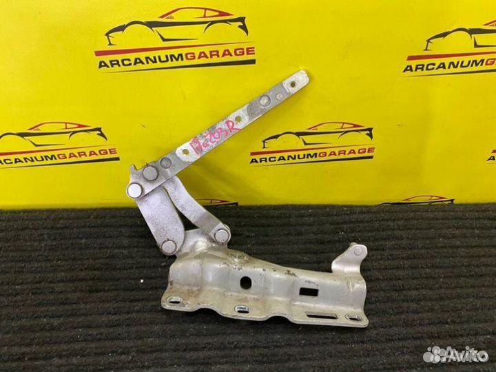 Петля капота правая Mercedes Clc W203 M271.957