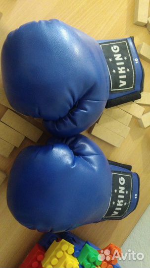 Боксерские перчатки 10