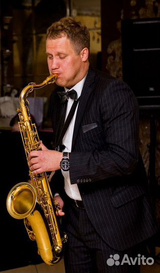 Саксофонист на праздник. Саксофон в подарок