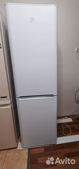 Холодильник Indesit Bia20