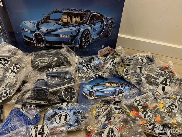 Конструктор Bugatti Chiron Lego на пульте,42083