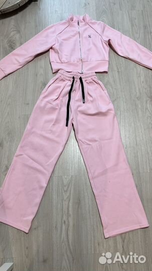 Спортивный костюм женский