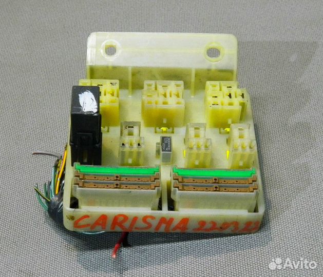 Блок реле Mitsubishi Carisma