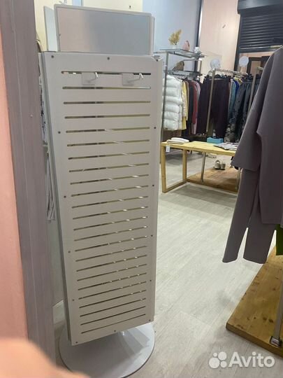 Вешало для аксессуаров