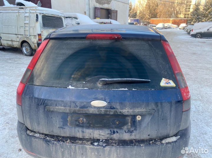 Крышка багажника Ford Fiesta mk5