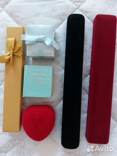 Коробочки для упаковки ювелирных изделий