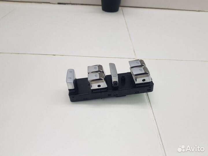 Блок управления стеклоподъемниками (Geely Coolray)