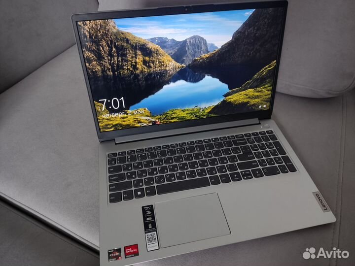 Lenovo ideapad 1