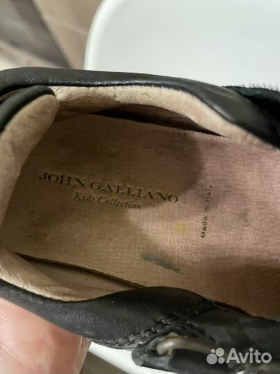 Кроссовки для двойни 27