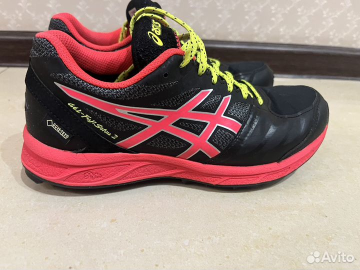 Кроссовки зимние asics