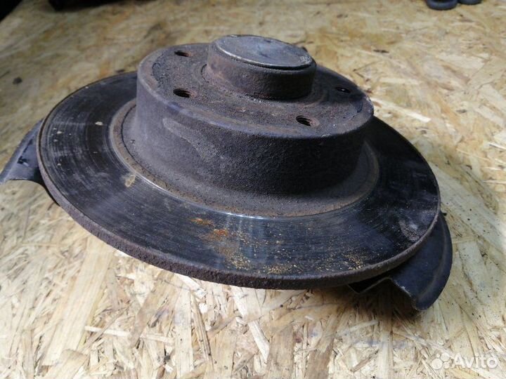 Ступица задняя левая Renault Megane 3 хэтчбэк