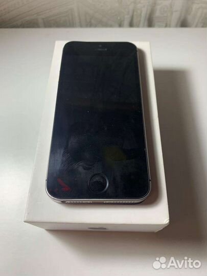 iPhone SE, 32 ГБ