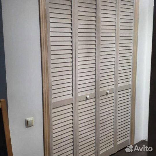 Жалюзийные двери для шкафа