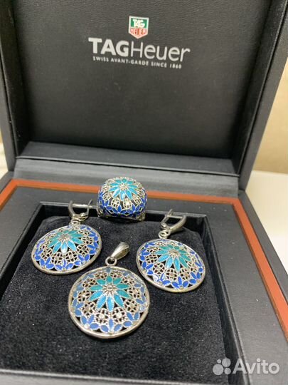 Серьги с эмалью, кулон и кольцо