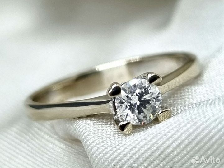 Золотое кольцо с бриллиантом Zen diamond